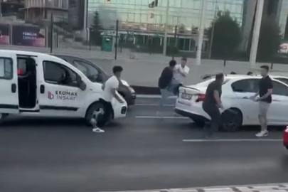 Trafik tartışması, baltalı, yumruklu kavgaya dönüştü