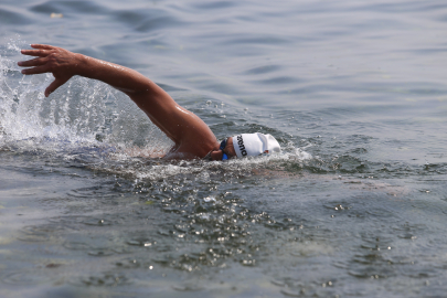 Armutlu'dan Mudanya'ya 12 kilometre yüzdüler...