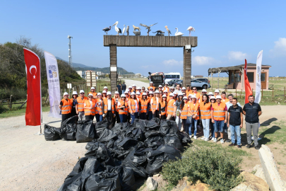 Karacabey'in Yeniköy sahillerinde gönüllü temizlik hareketi