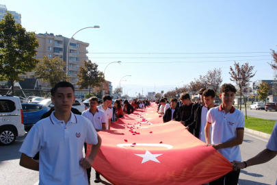 Öğrencilerden teröre lanet, "Yaşasın Cumhuriyet" yürüyüşü