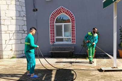 Osmangazi Belediyesi camilerde temizlik çalışması başlattı