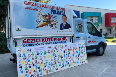 Rengarenk elleriyle Gezici Kütüphaneye iz bıraktılar