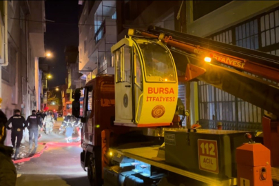 Tekstil malzemesi üreten 3 katlı iş yerinde yangın