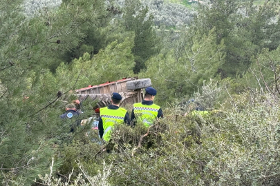 Bursa'da traktör şarampole yuvarlandı: 1 ölü, 1 yaralı