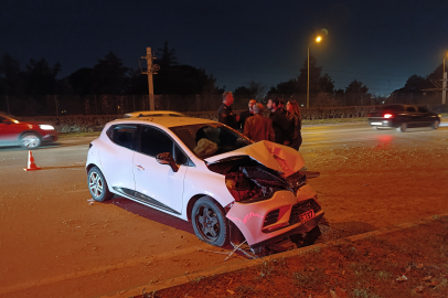 Bursa'da 3 aracın karıştığı zincirleme kazada 5 kişi yaralandı